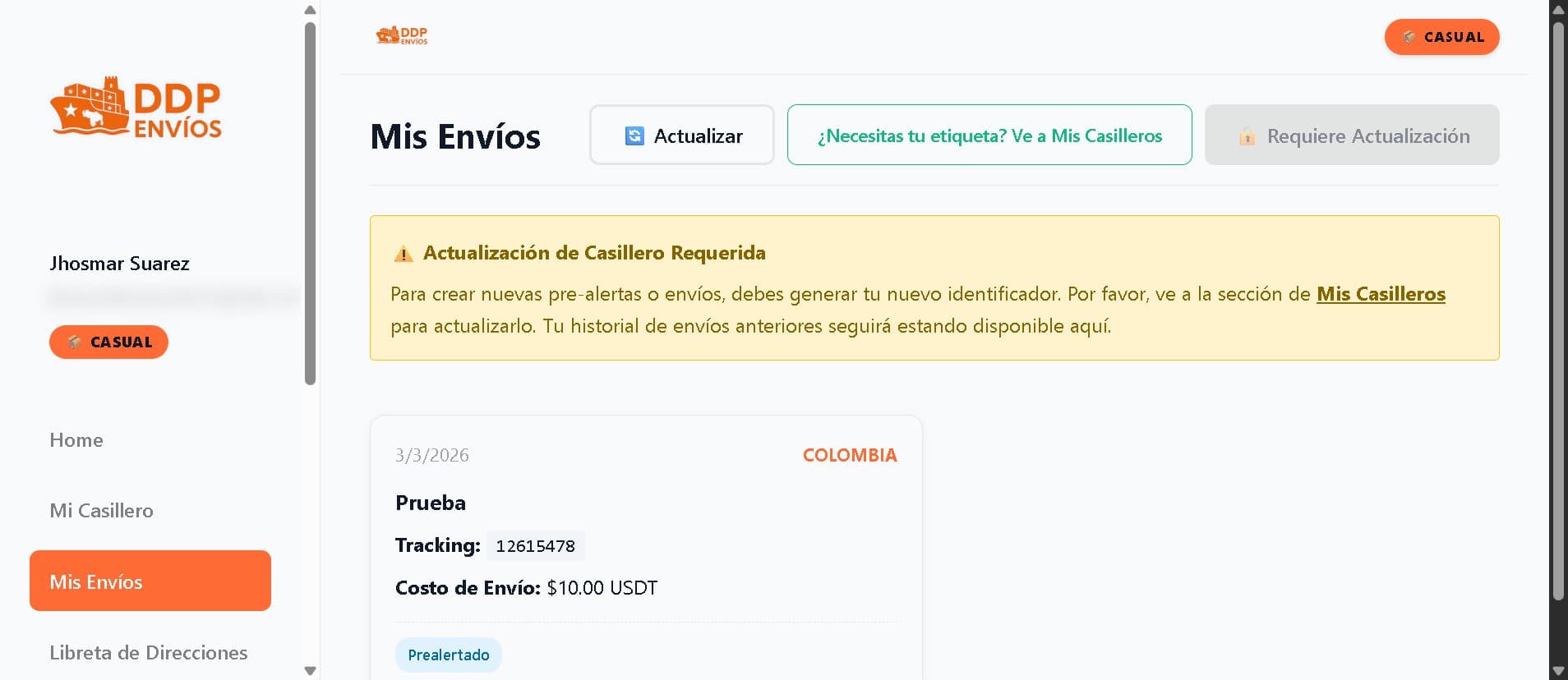 Los envíos de un cliente: cada paquete con su número de rastreo, su costo y su estado.
